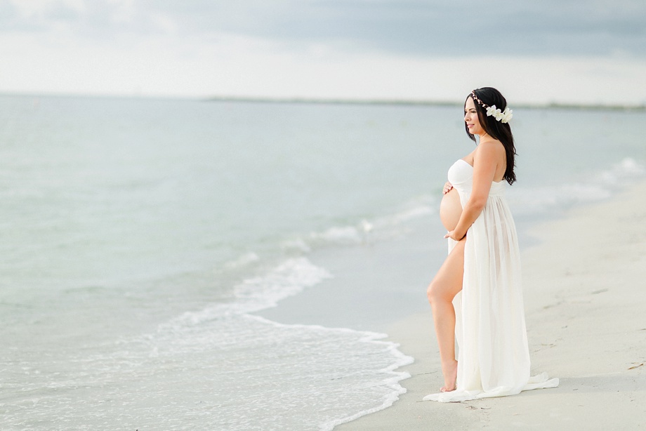 Tampa Maternity Photographer | © Ailyn La Torre Photography 2015