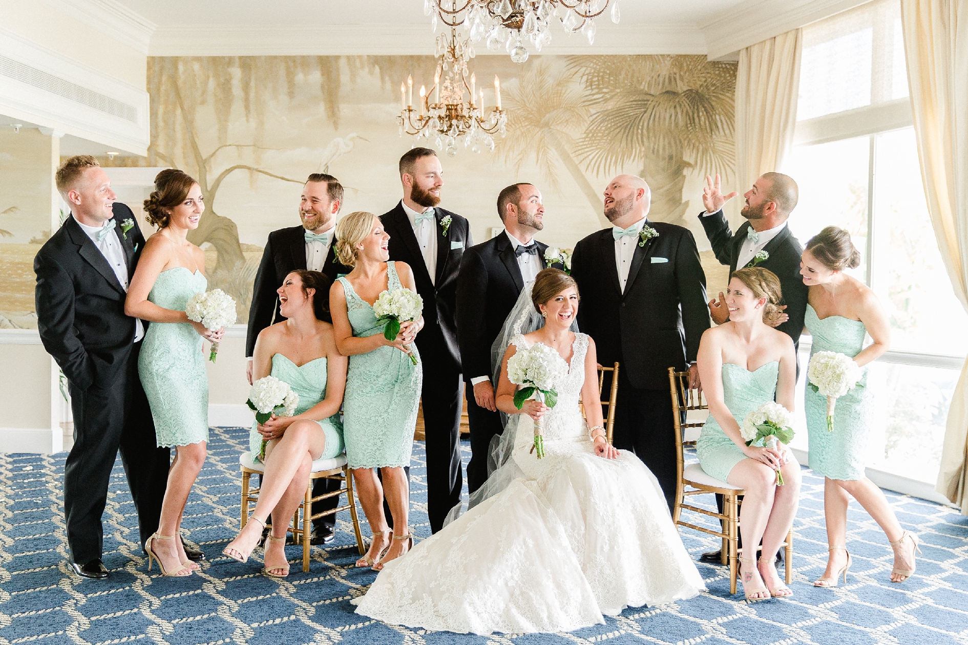 Photos by Ailyn La Torre Photography Photo Recipe | Large Bridal Parties | © Ailyn La Torre Photography 2017