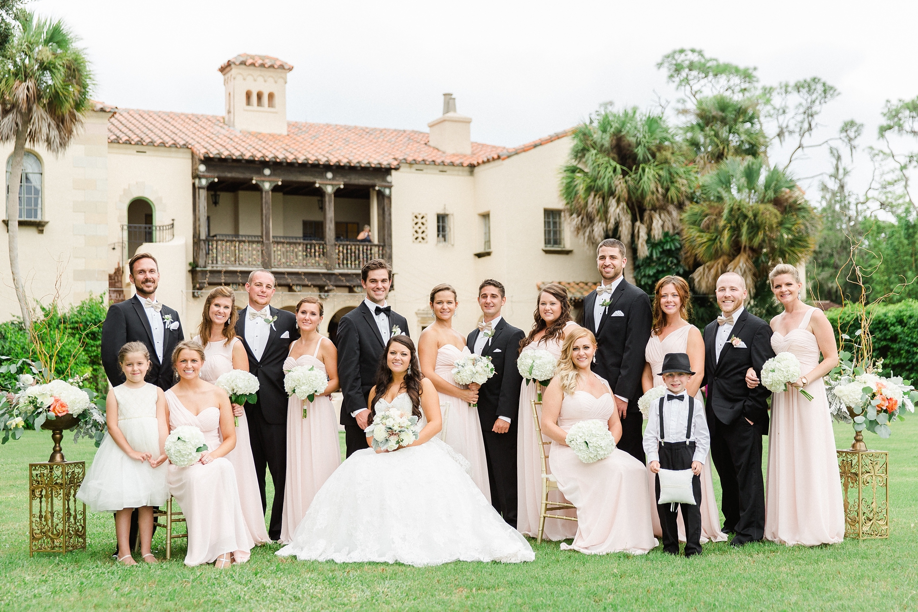 Photos by Ailyn La Torre Photography Photo Recipe | Large Bridal Parties | © Ailyn La Torre Photography 2017