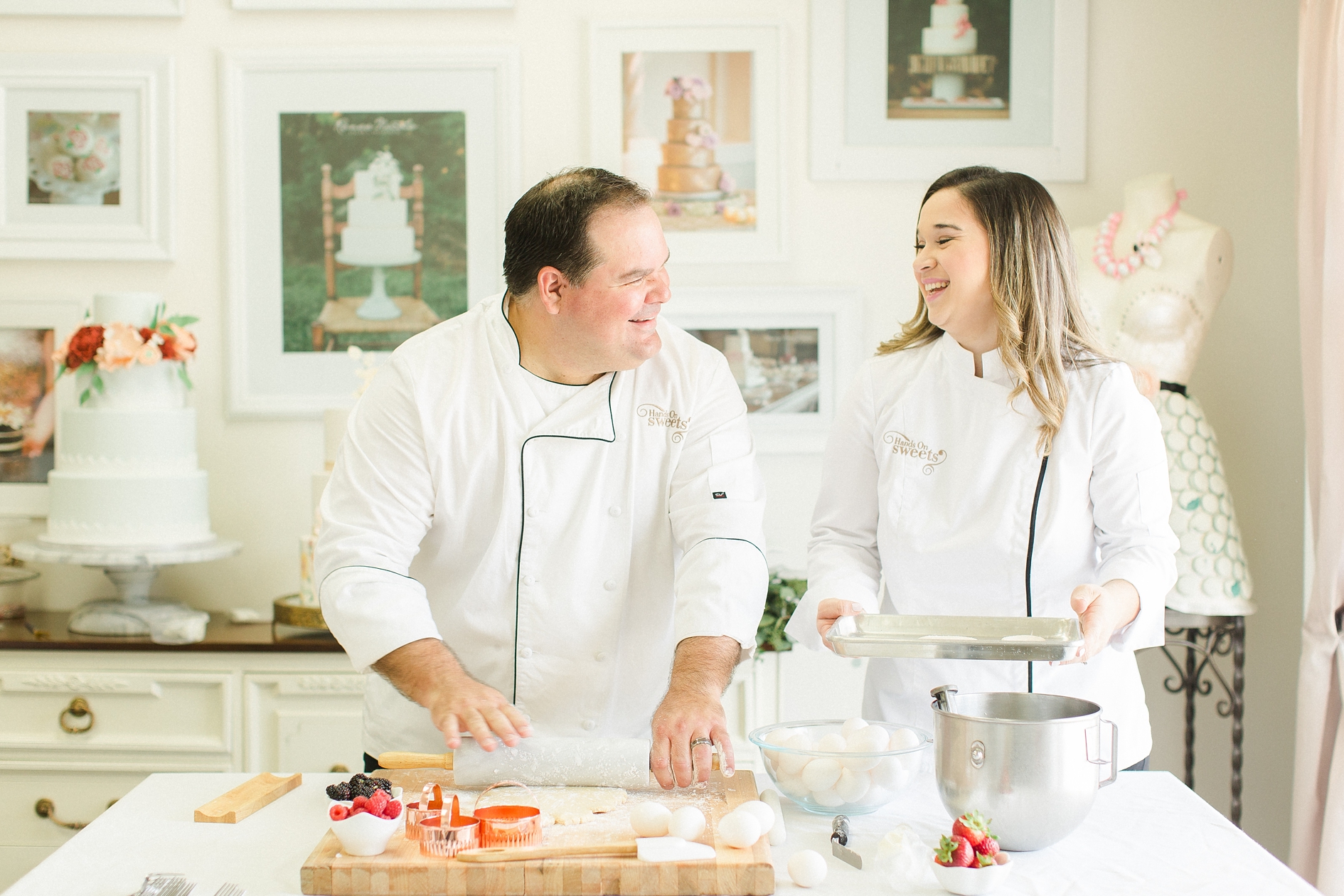 Hands on Sweets | Tampa Photographer | © Ailyn La Torre Photography 2017