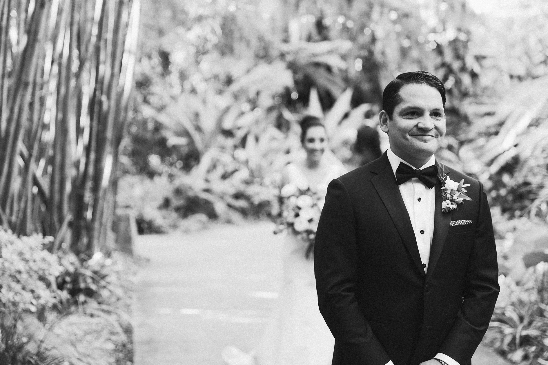 Photos by Ailyn La Torre Photography Marie Selby Botanical Gardens Wedding | © Ailyn La Torre Photography 2017