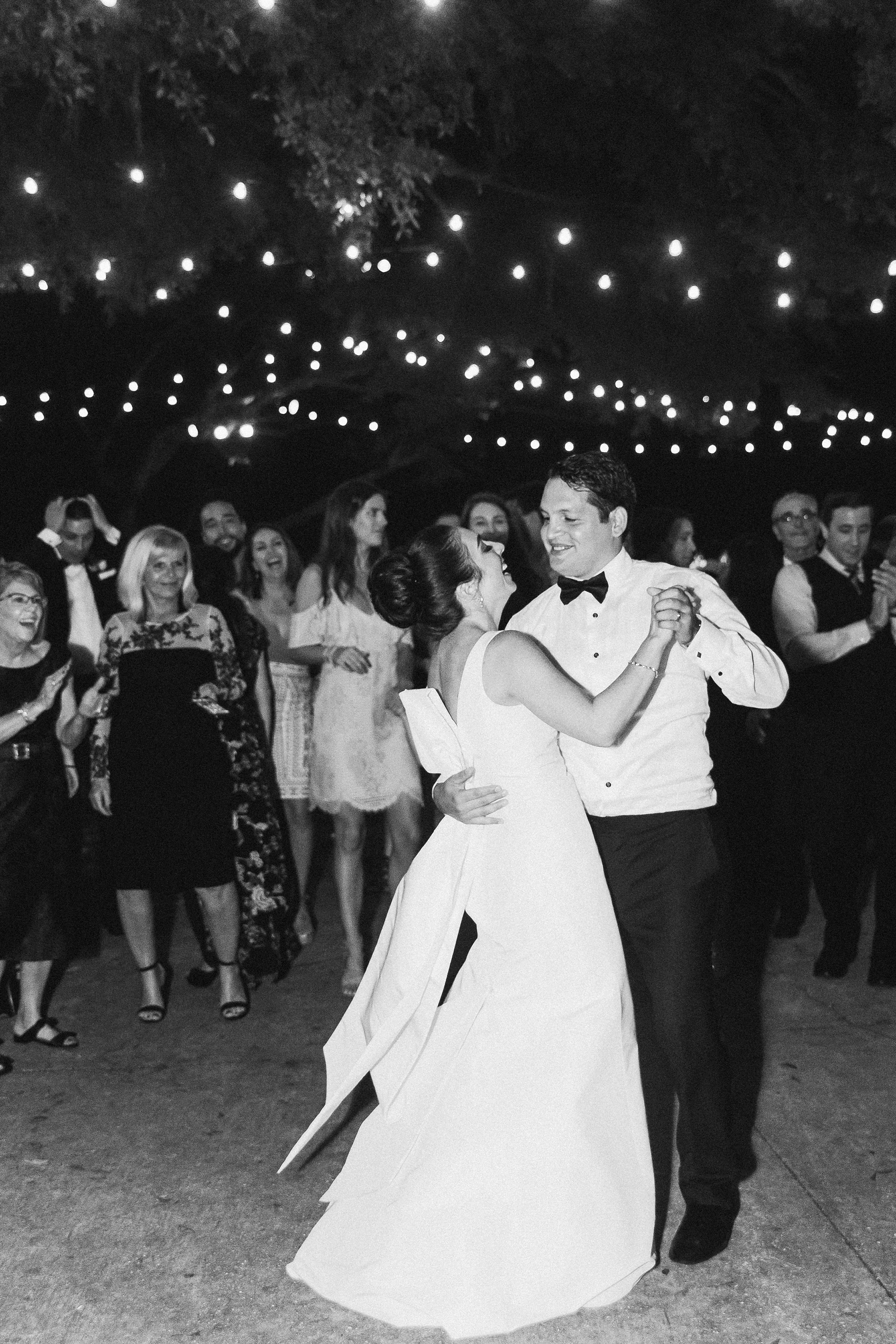Photos by Ailyn La Torre Photography Marie Selby Botanical Gardens Wedding | © Ailyn La Torre Photography 2017
