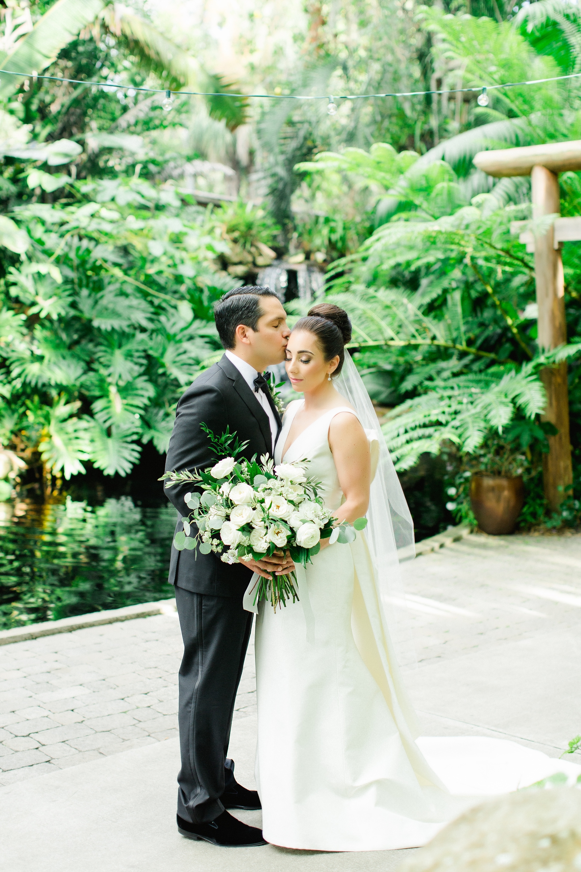 Marie Selby Botanical Gardens Wedding | © Ailyn La Torre Photography 2017