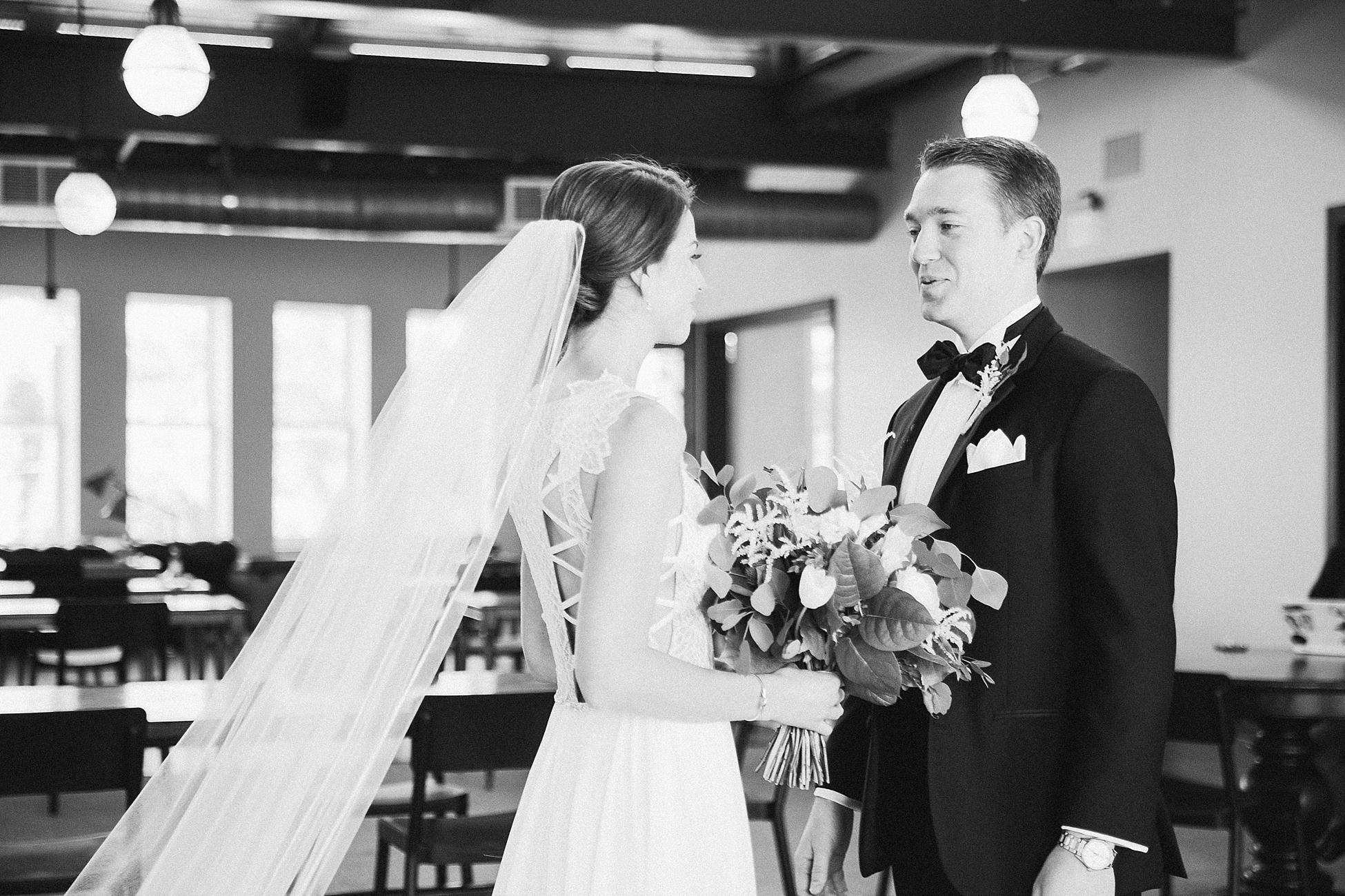Oxford Exchange Wedding | © Ailyn La Torre Photography 2018