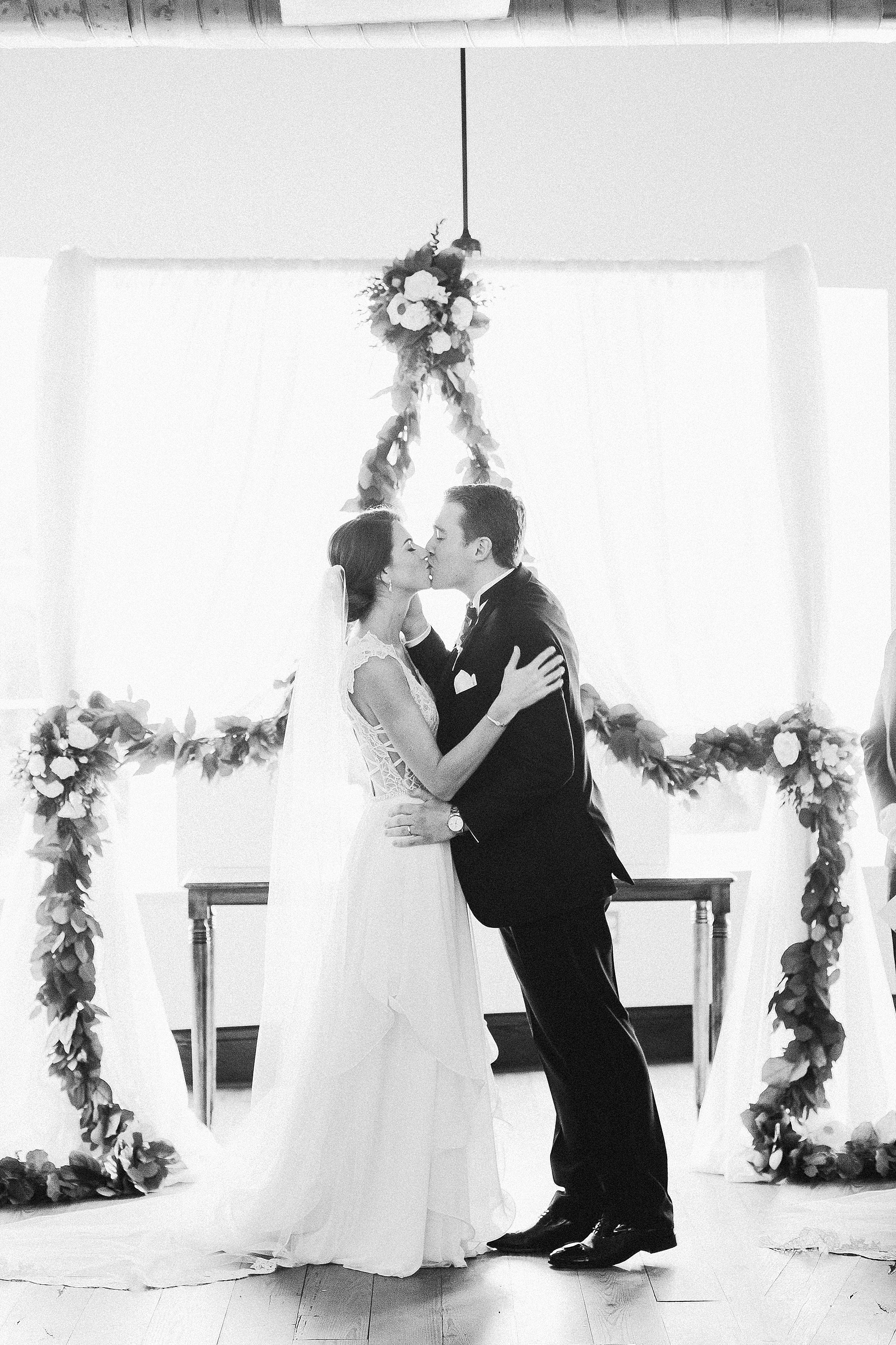 Oxford Exchange Wedding | © Ailyn La Torre Photography 2018