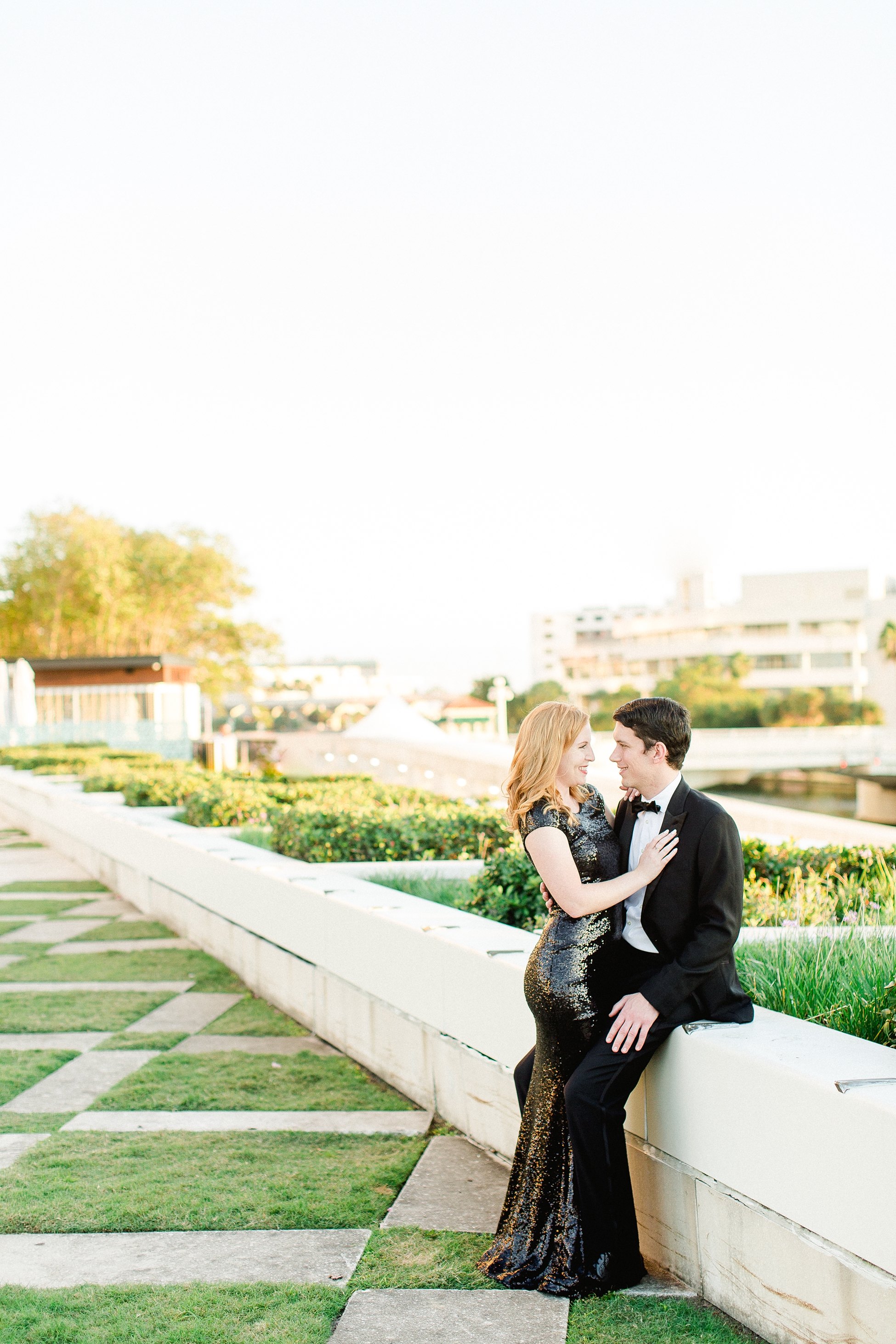 Elegant Downtown Engagement | © Ailyn La Torre Photography 2018
