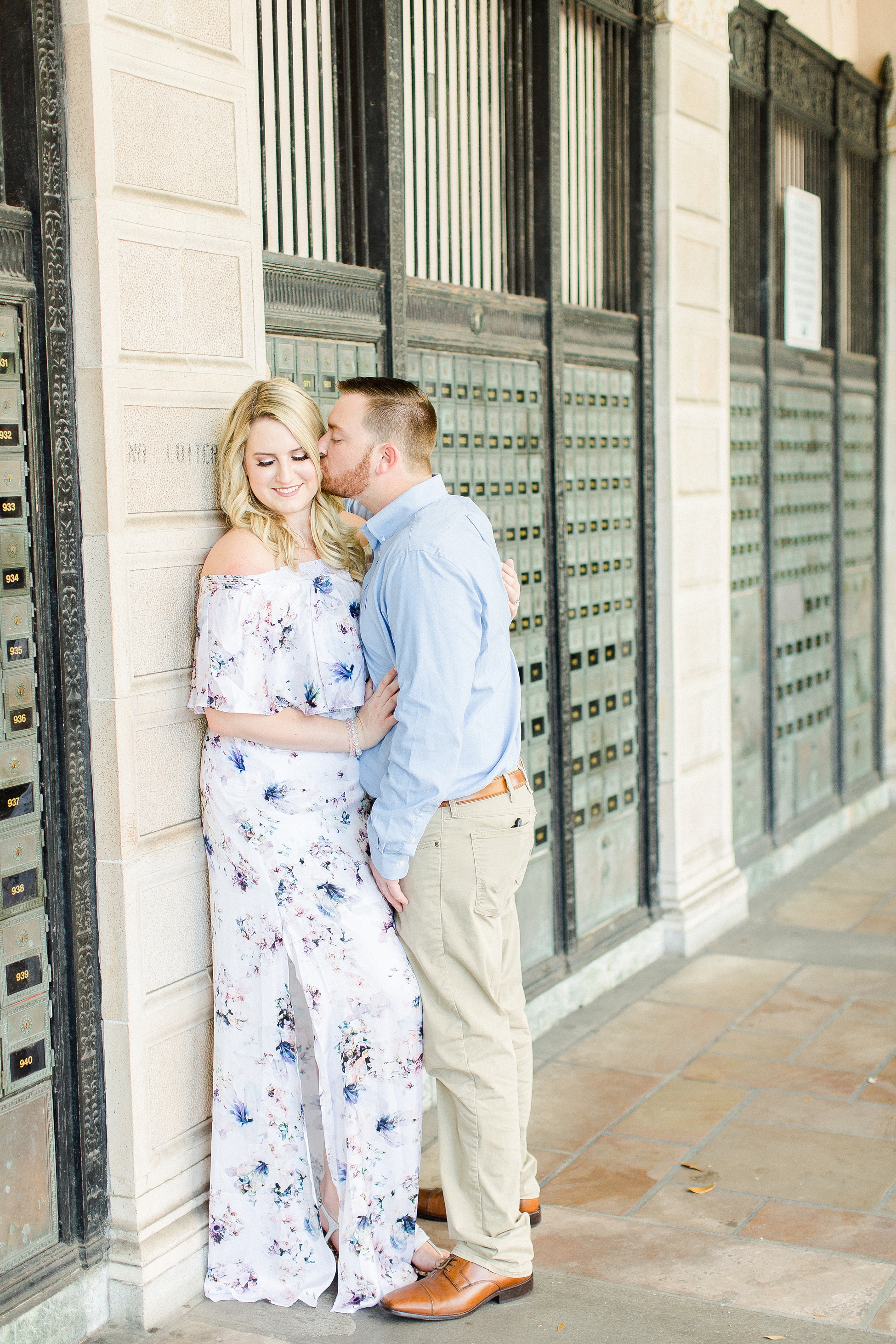 Downtown St. Pete Engagement | © Ailyn La Torre Photography 2018