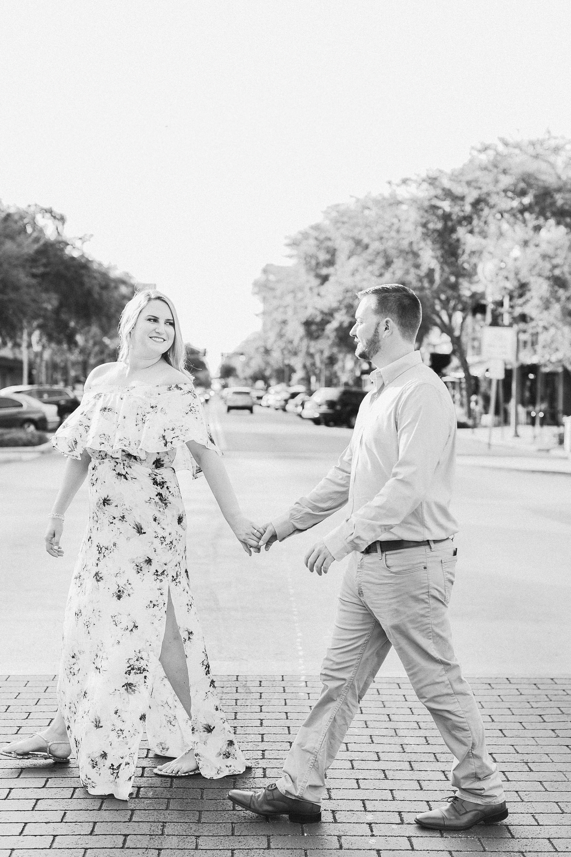 Downtown St. Pete Engagement | © Ailyn La Torre Photography 2018