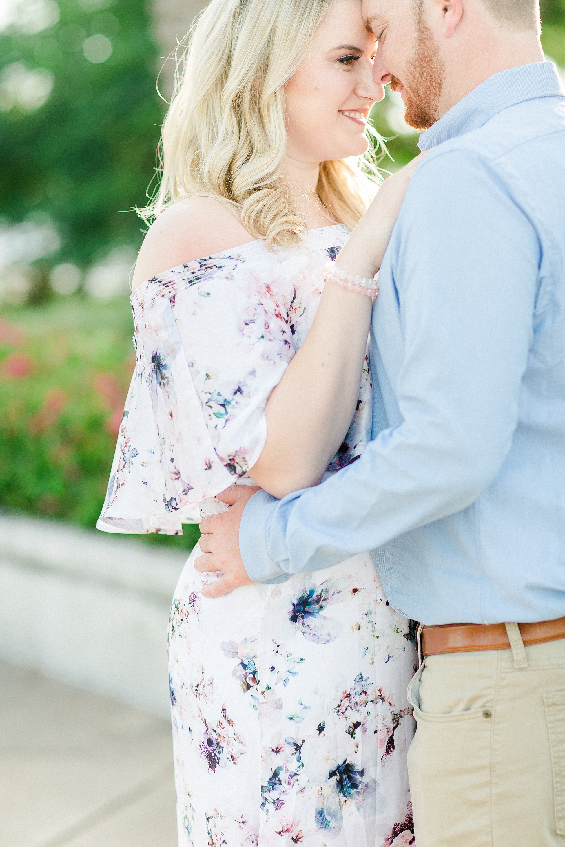 Downtown St. Pete Engagement | © Ailyn La Torre Photography 2018