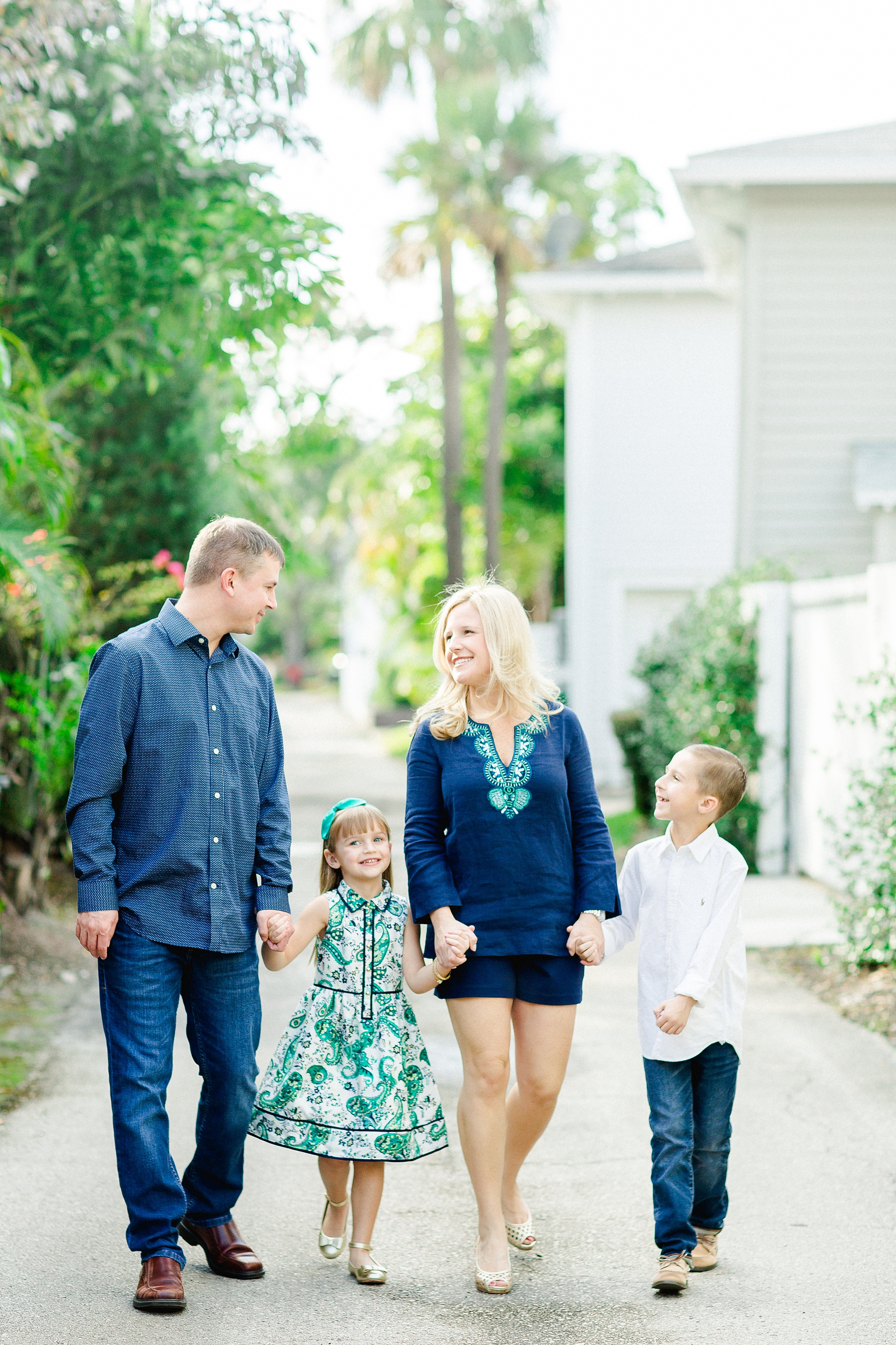 Holiday Mini Sessions Part 1 | © Ailyn La Torre Photography 2018 