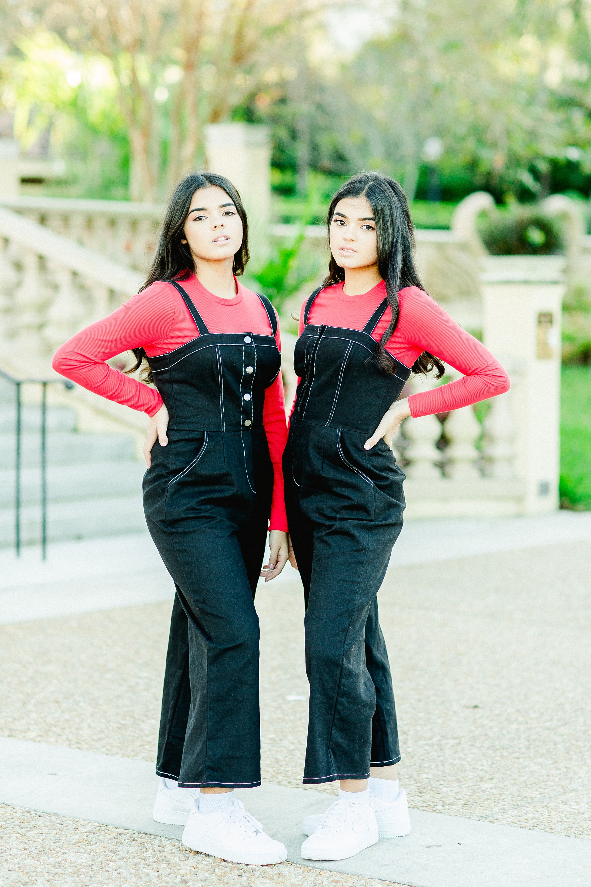 Twin Senior Session | © Ailyn La Torre Photography 2019