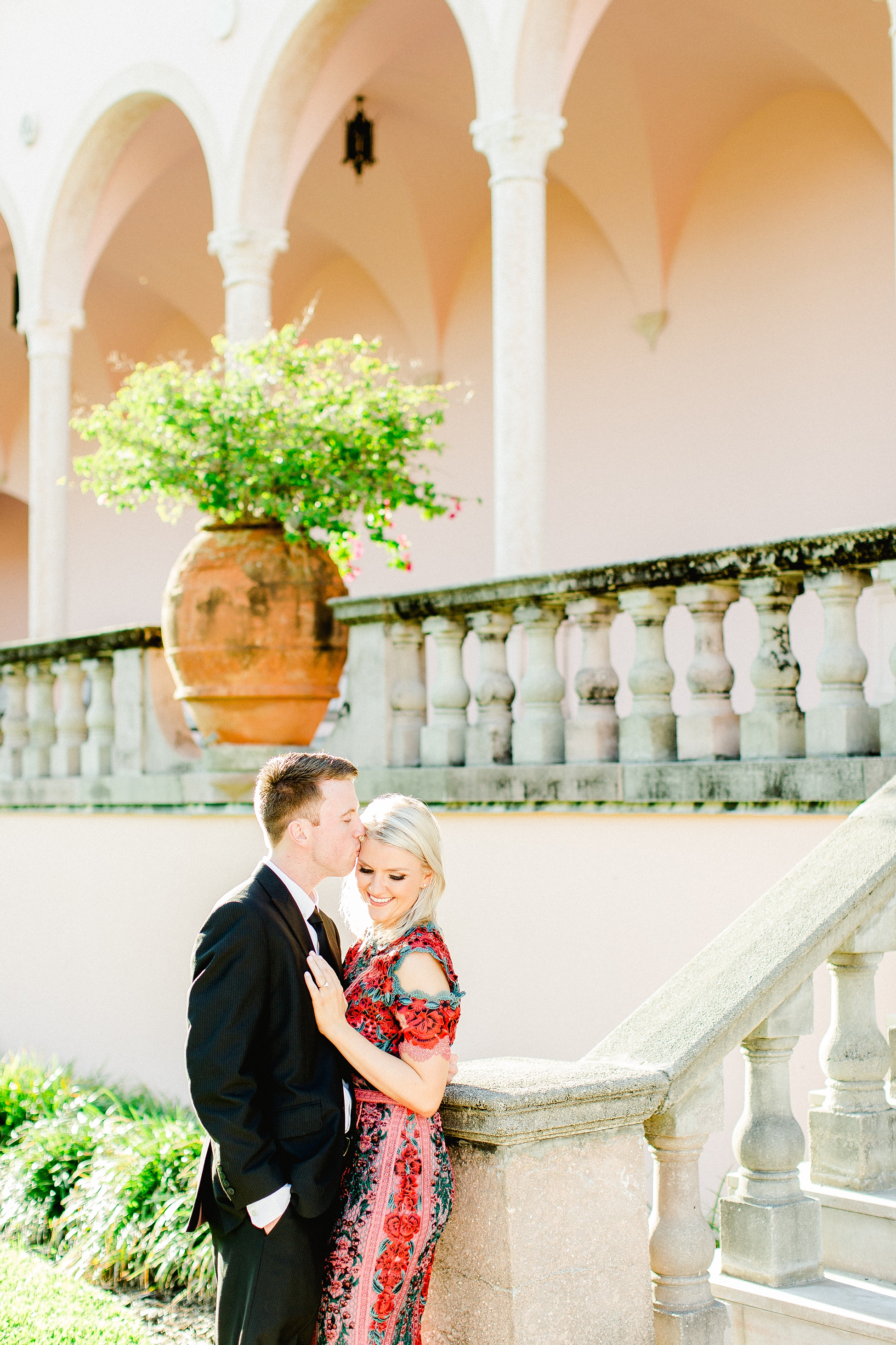 Ringling Museum Engagement | © Ailyn La Torre Photography 2019