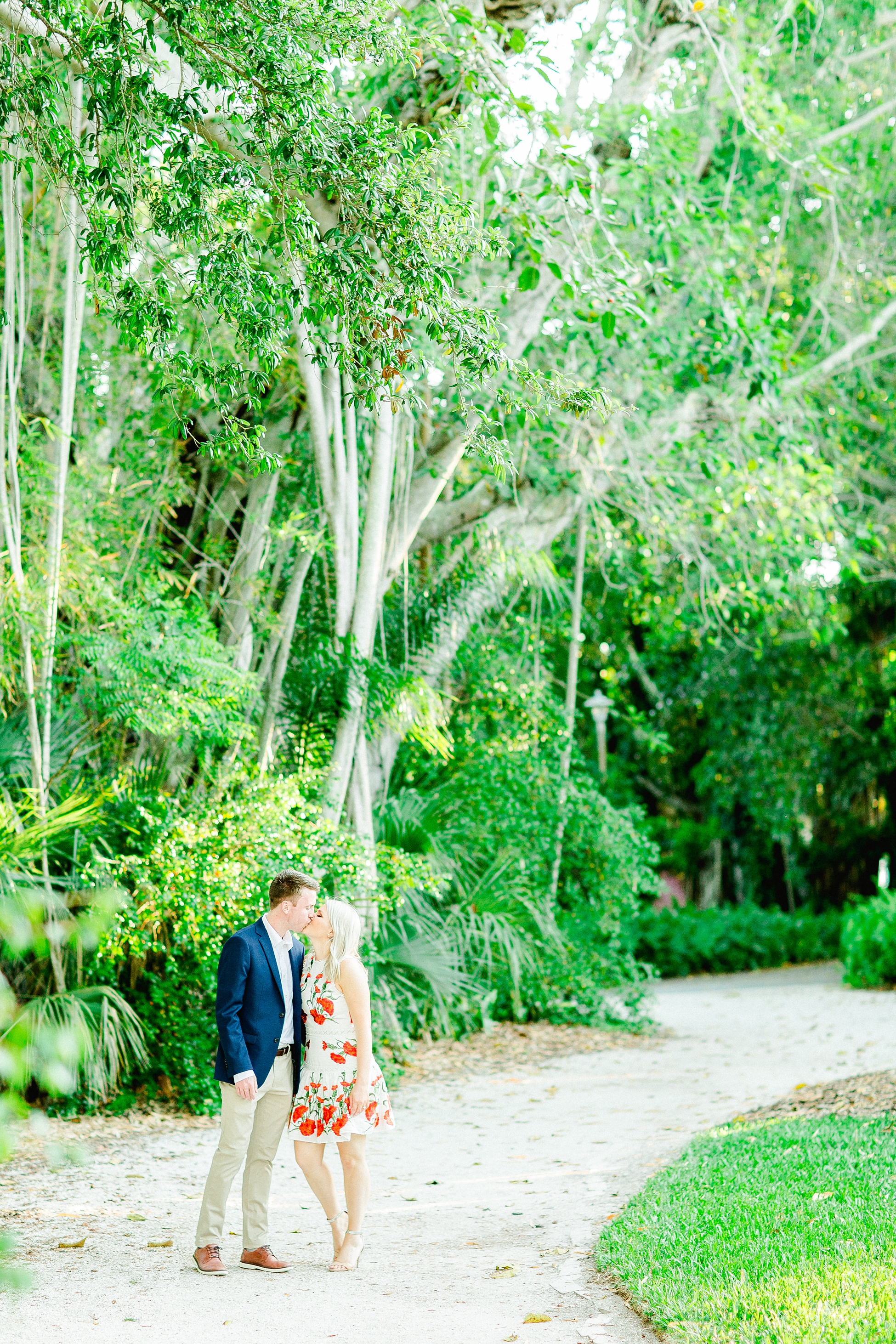 Ringling Museum Engagement | © Ailyn La Torre Photography 2019