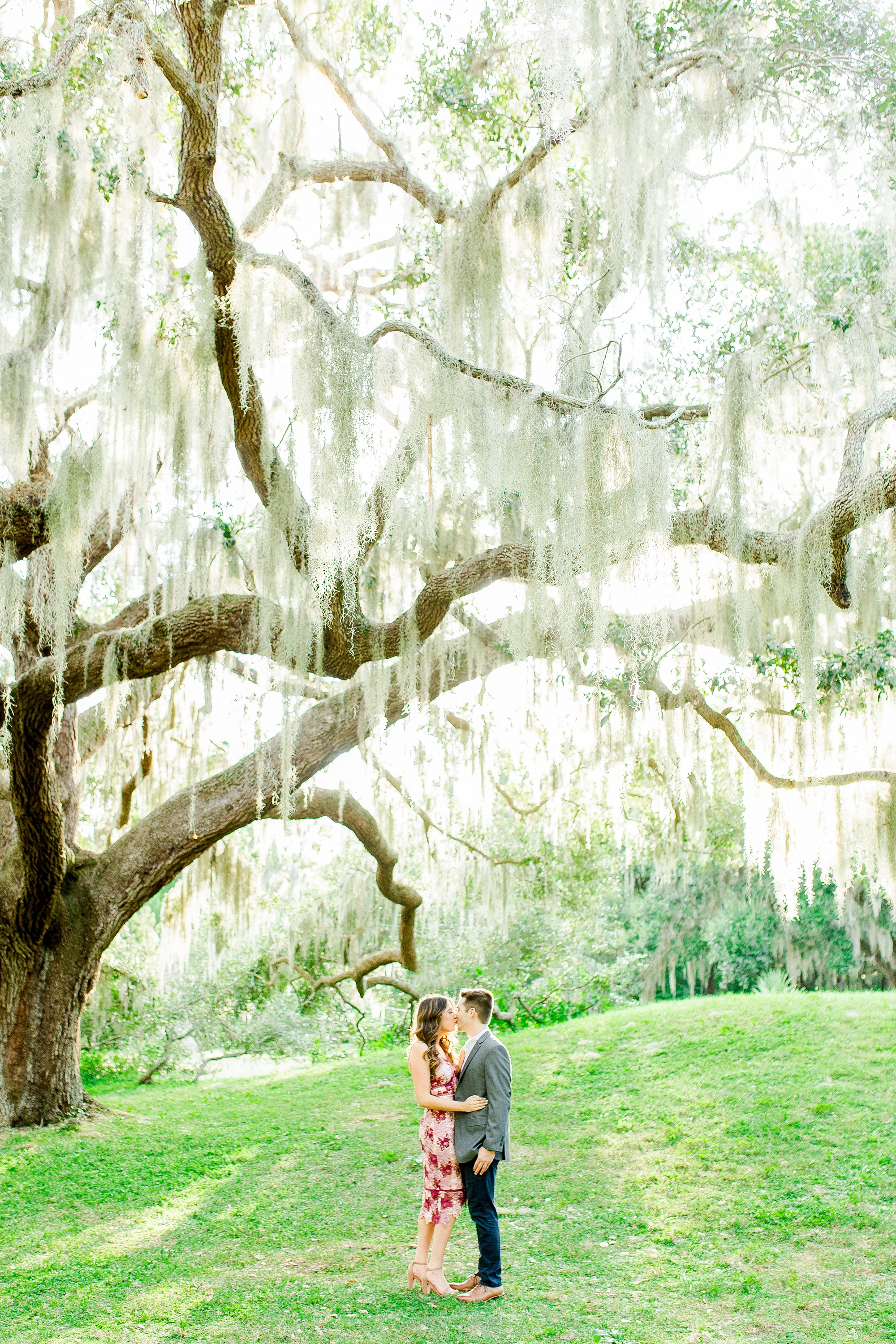 Tampa Engagement Photographer | © Ailyn La Torre Photography 2019