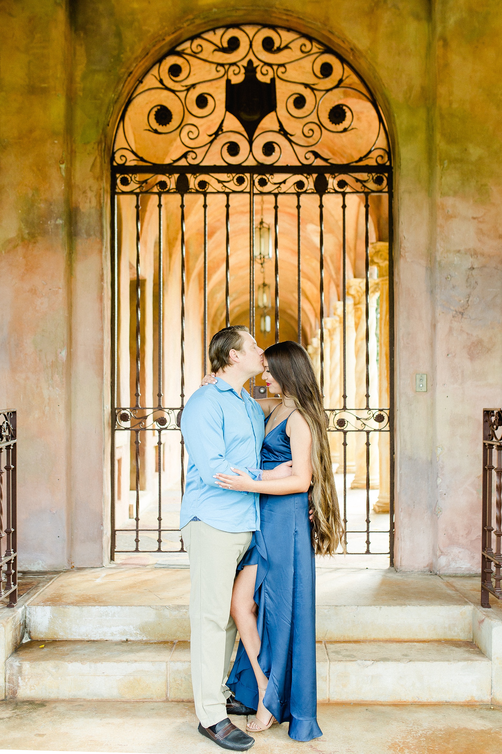 Sydonie Mansion Engagement | © Ailyn La Torre Photography 2020