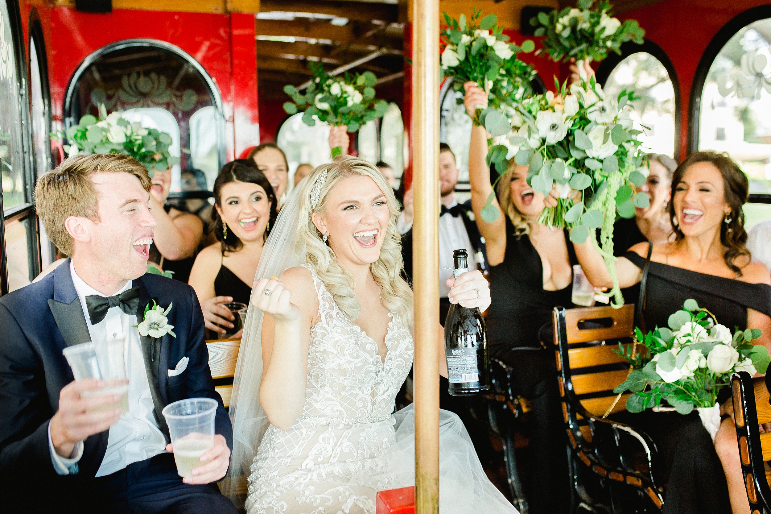 Oxford Exchange Wedding | © Ailyn La Torre Photography 2020