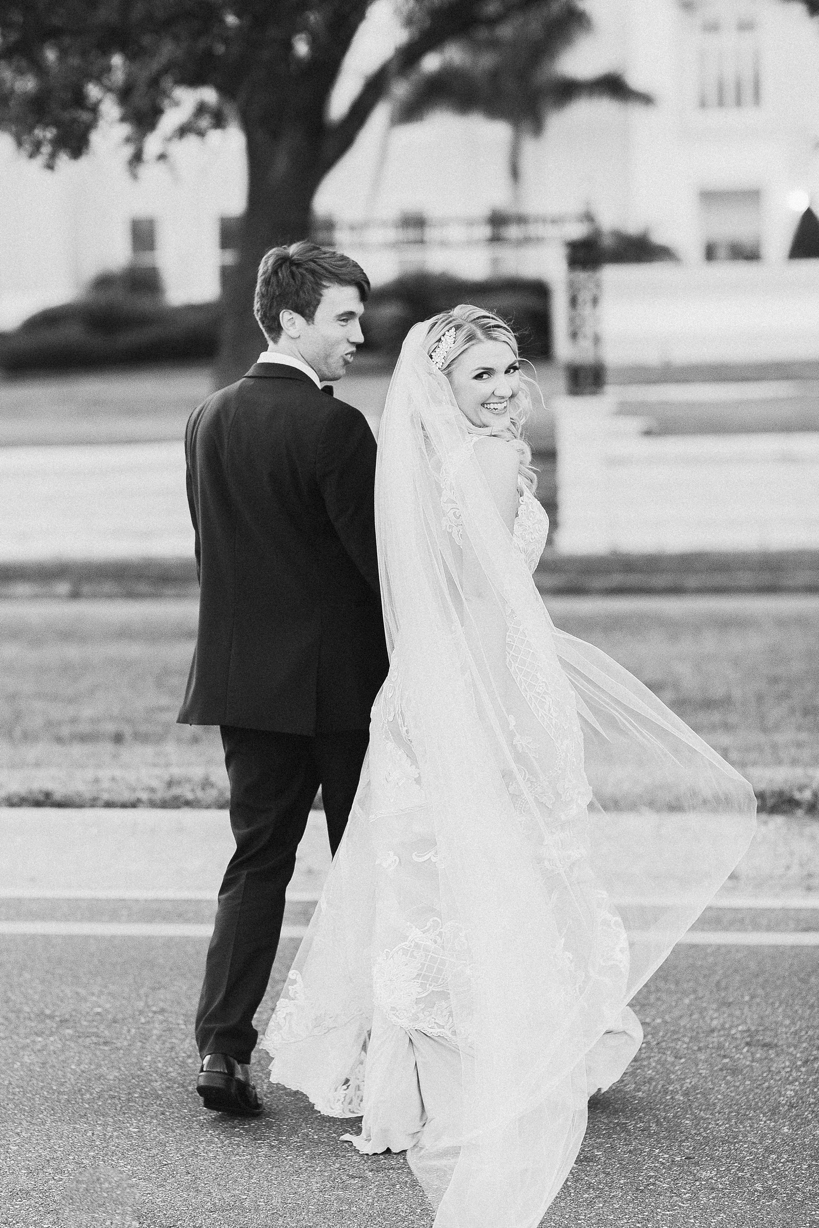 Oxford Exchange Wedding | © Ailyn La Torre Photography 2020