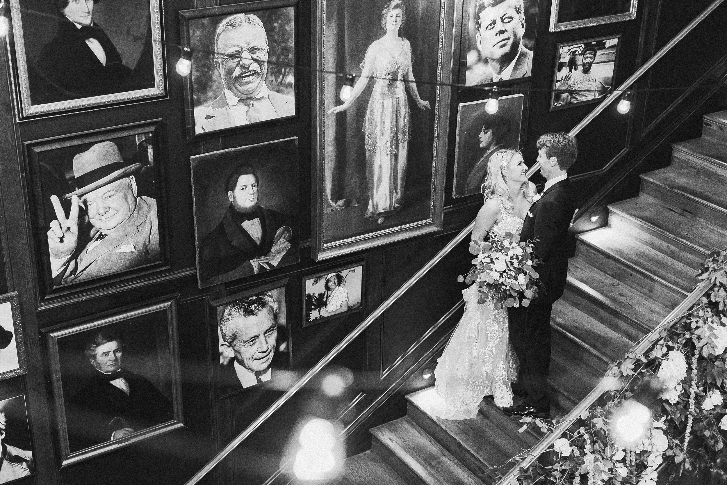 Oxford Exchange Wedding | © Ailyn La Torre Photography 2020