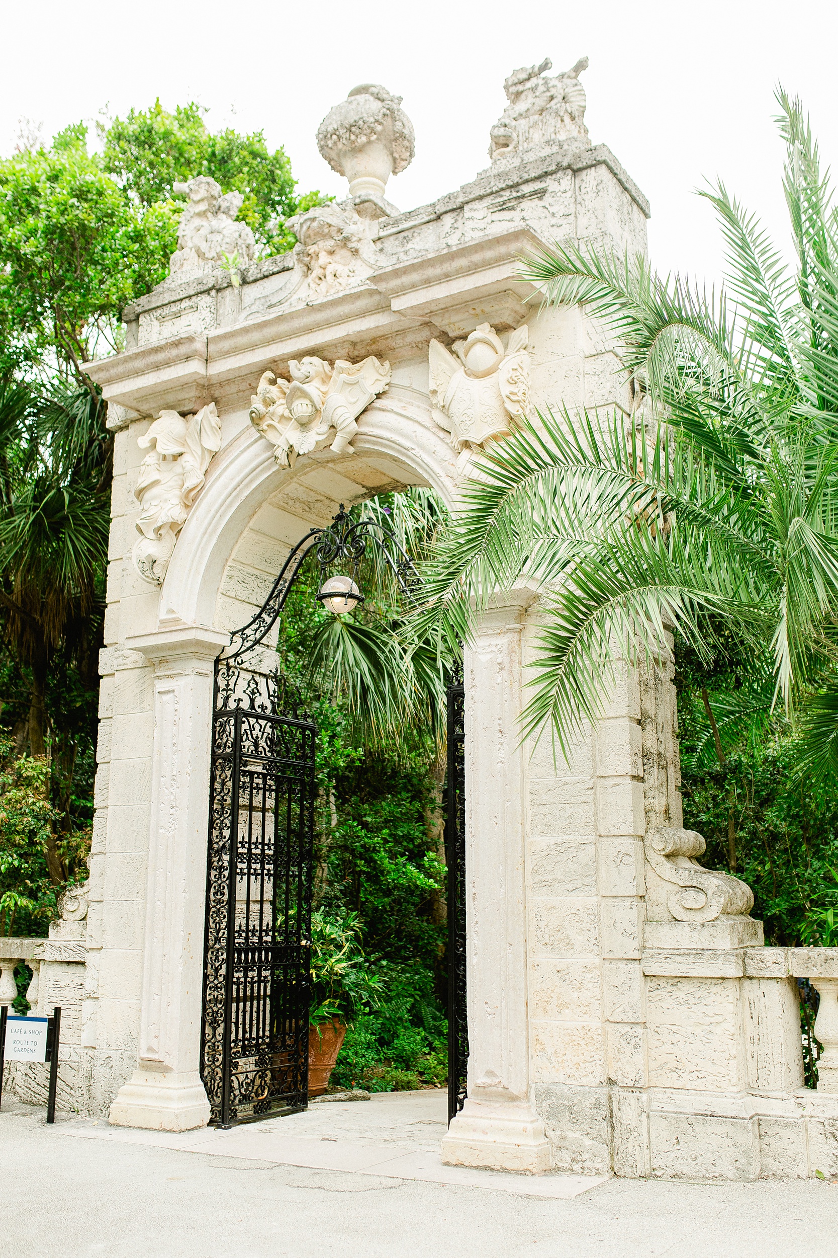 Vizcaya Museum Engagement | © Ailyn La Torre Photography 2020