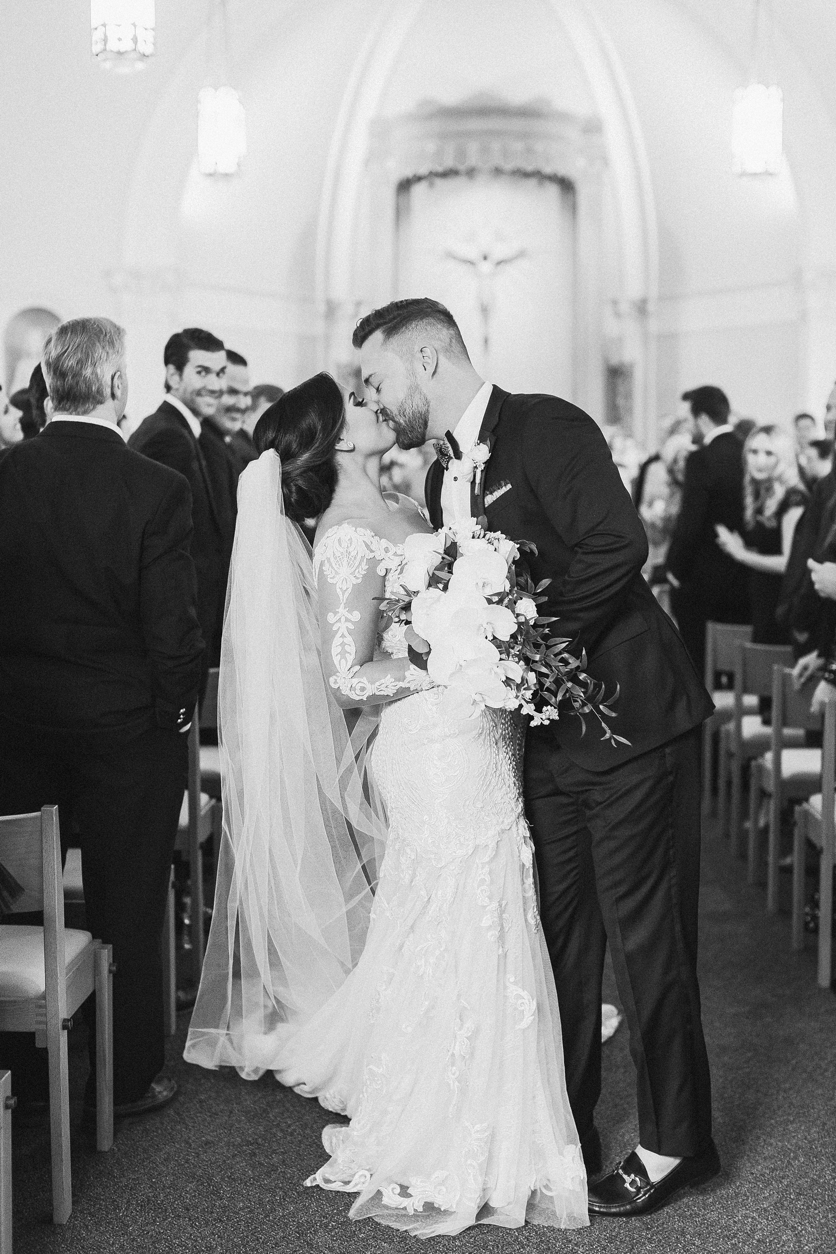 The Vault Wedding | © Ailyn La Torre Photography 2020