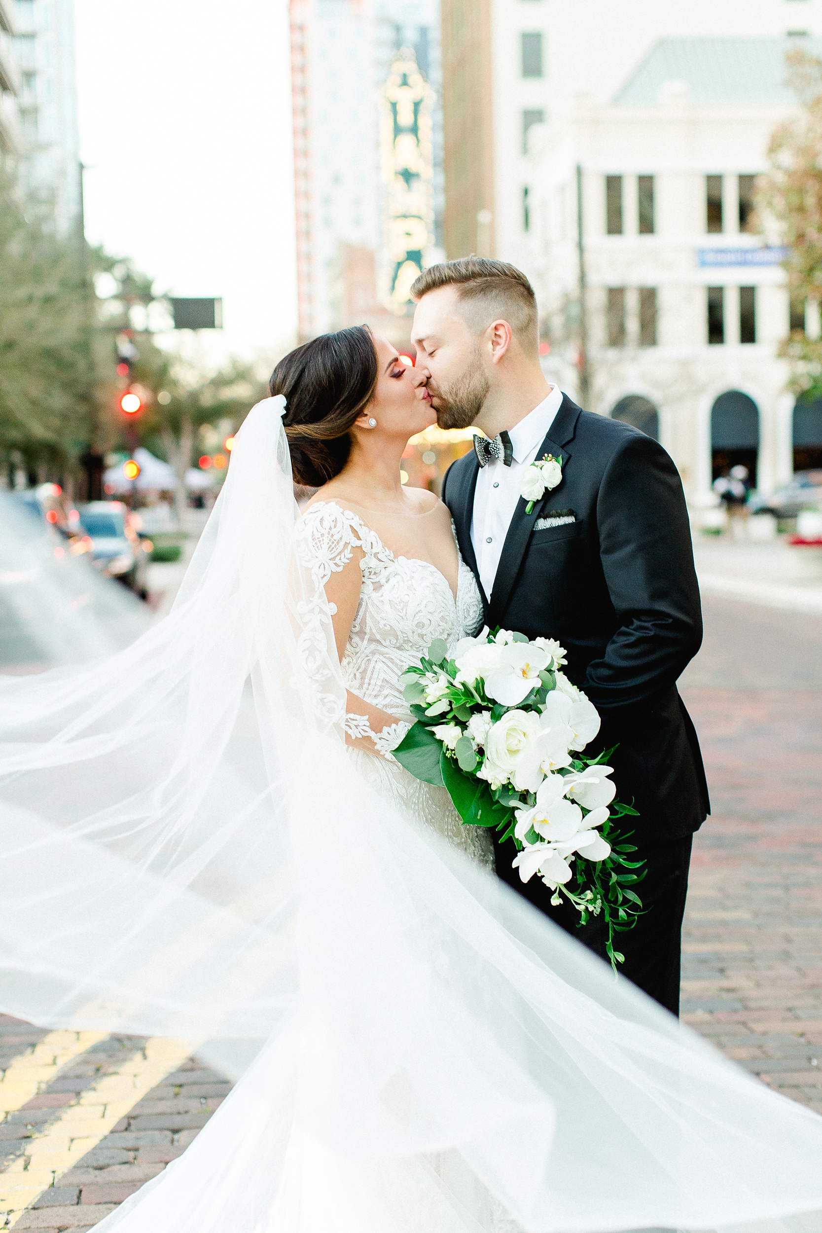 The Vault Wedding | © Ailyn La Torre Photography 2020
