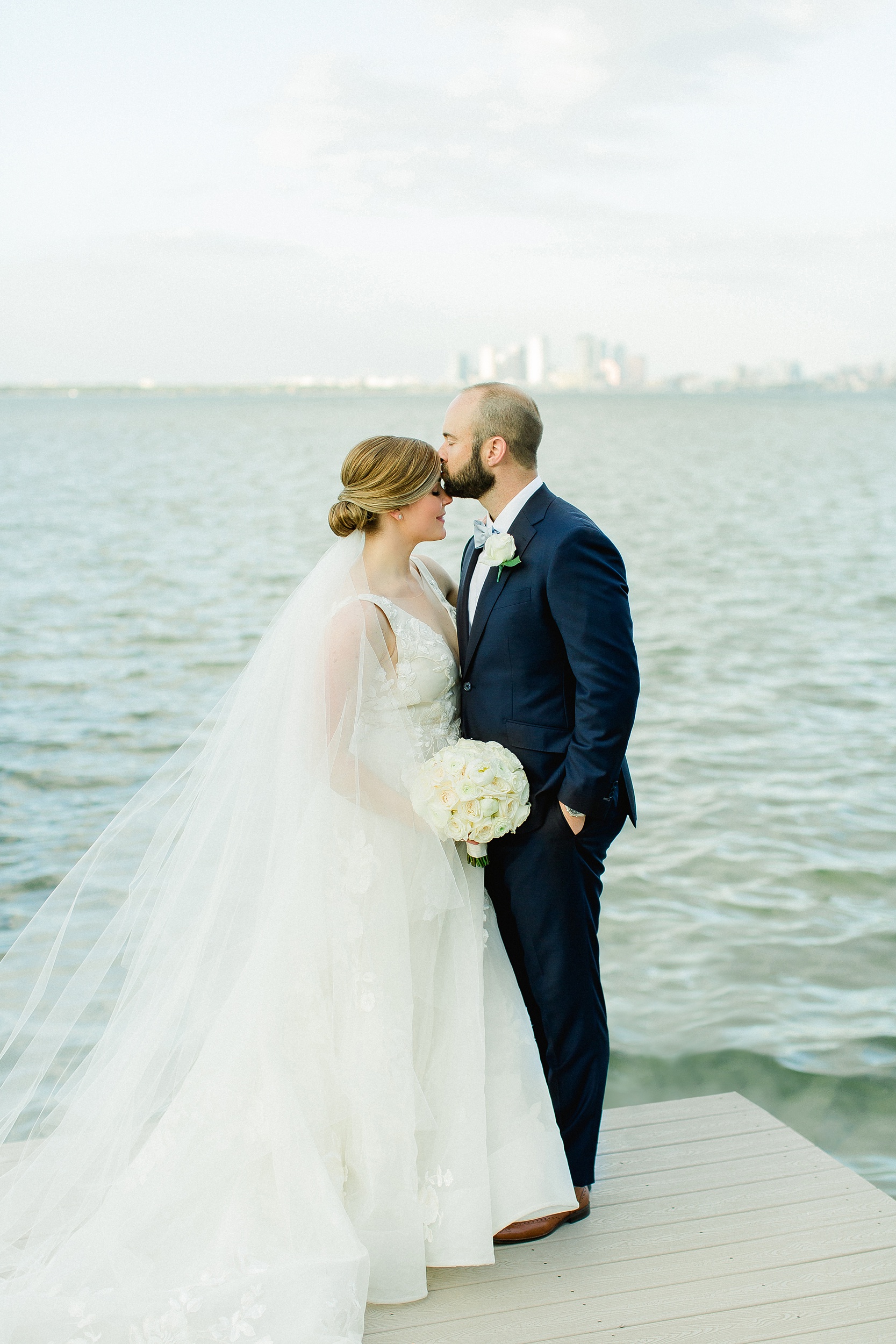 Tampa Yacht Club Wedding | © Ailyn La Torre Photography 2020