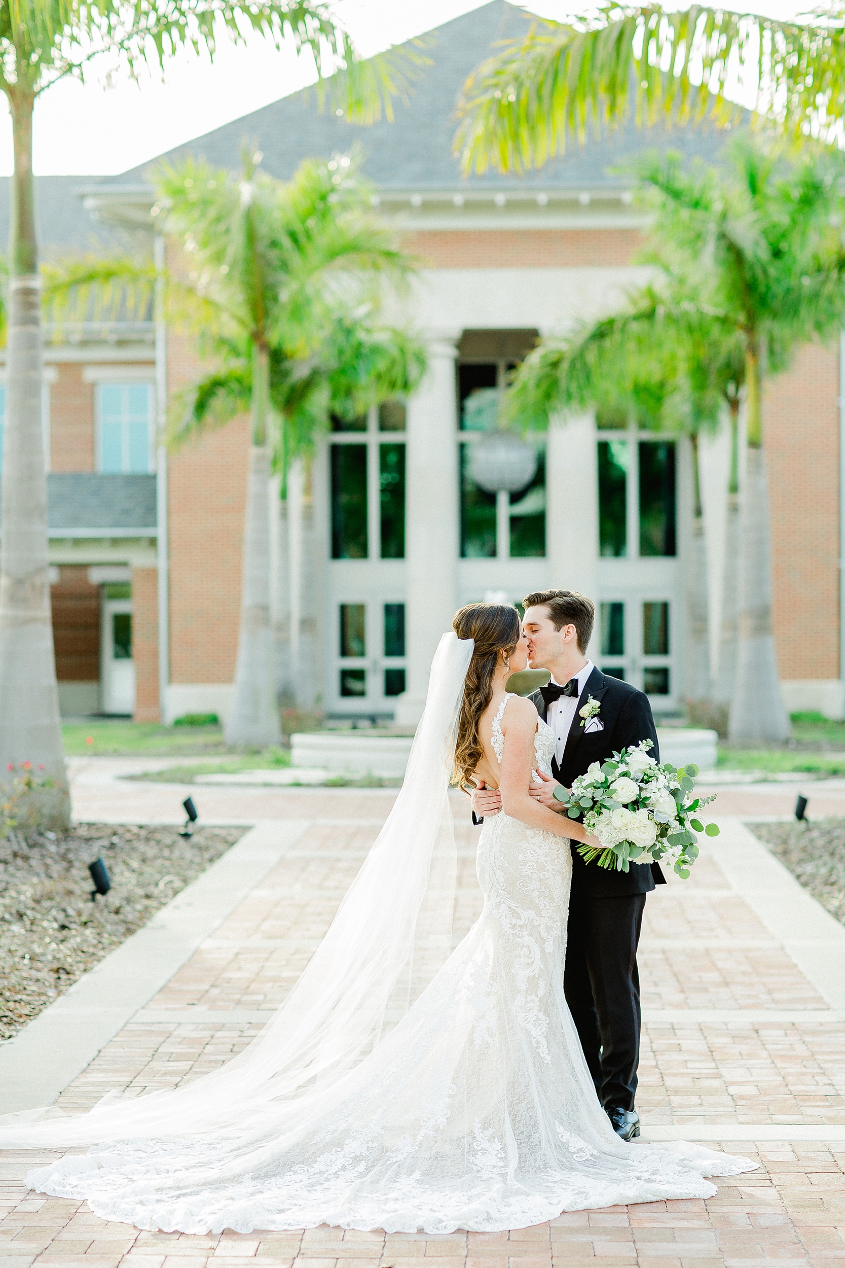 Museum of Fine Arts Wedding | © Ailyn La Torre Photography 2020
