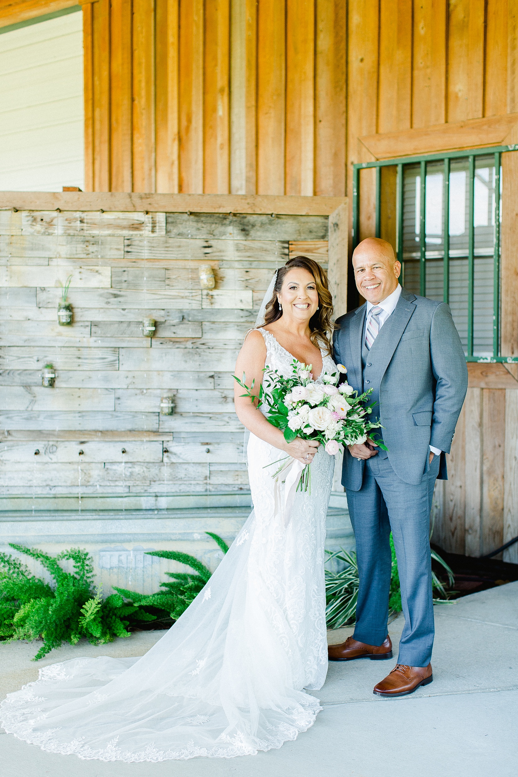 Tampa Wedding Photographer | © Ailyn La Torre Photography 2020